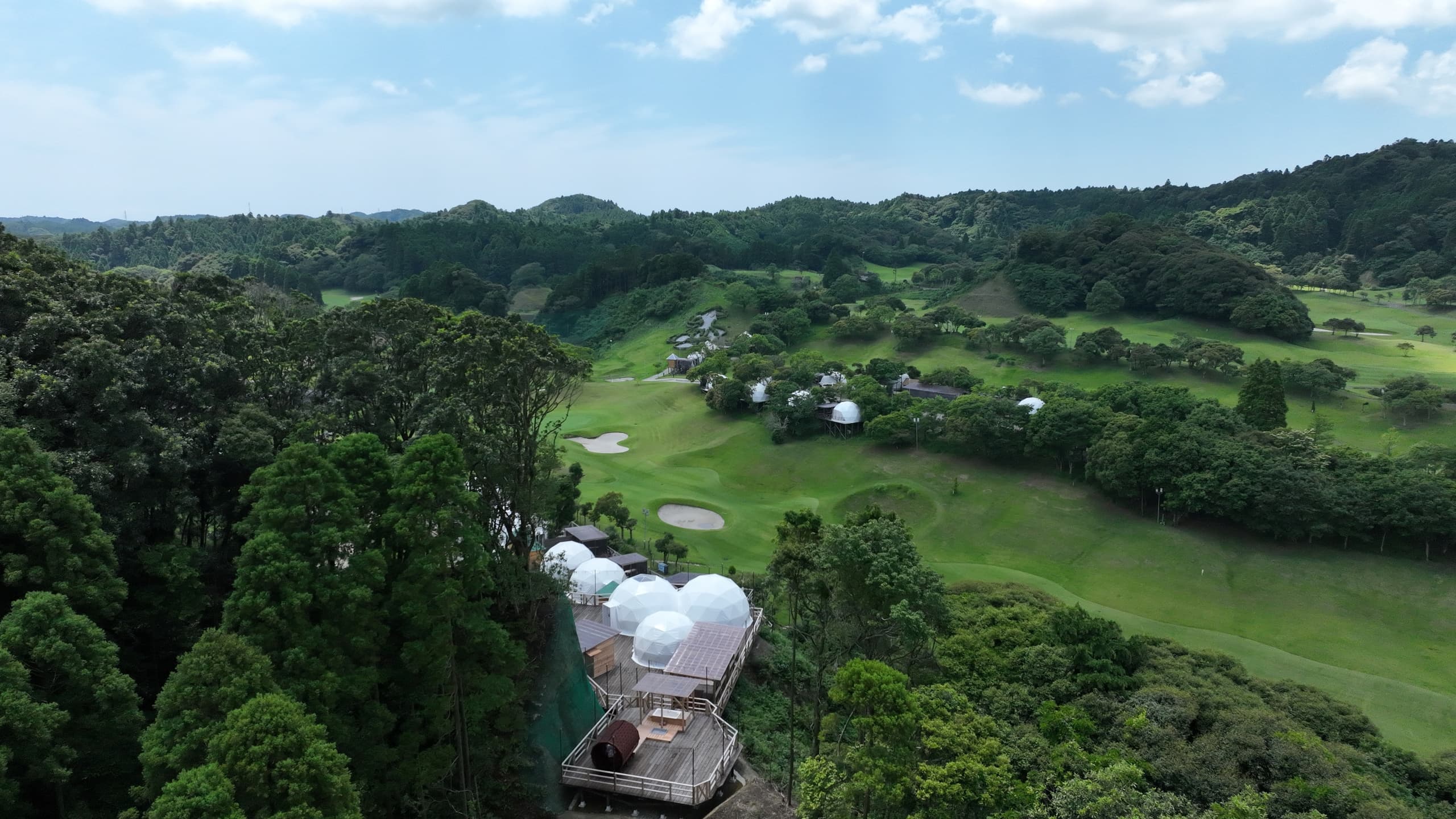 グランドドーム彩の上空からの風景